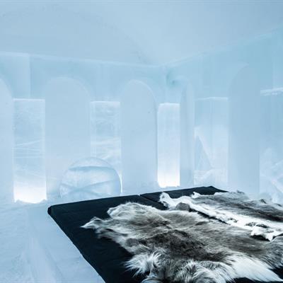 Art suite at the ICEHOTEL ©ICEHOTEL | Lukas Petko | Asaf Kliger
