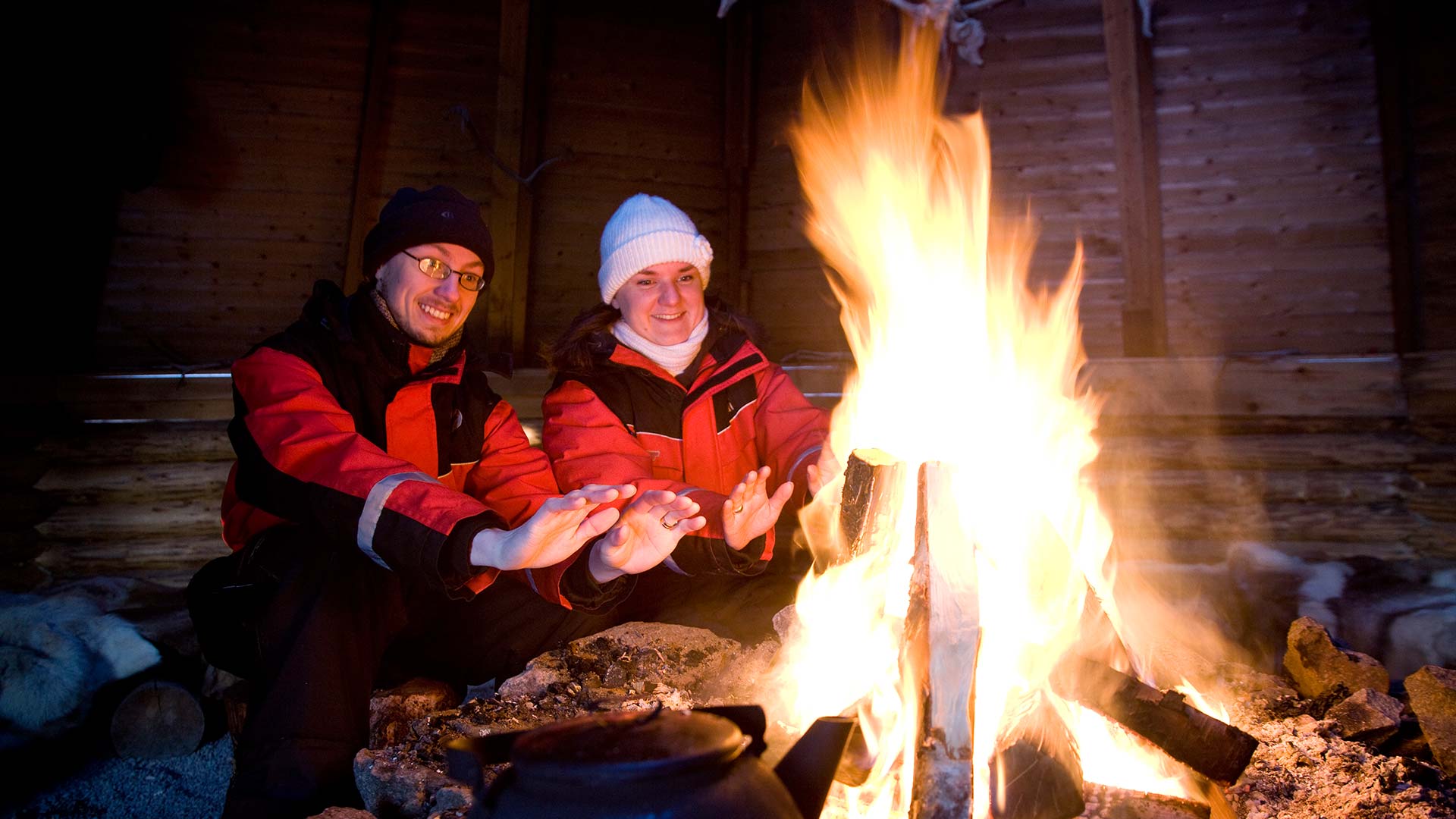 Bonfire on a Cold night in Lapland - ©Visitrovaniemi.fi
